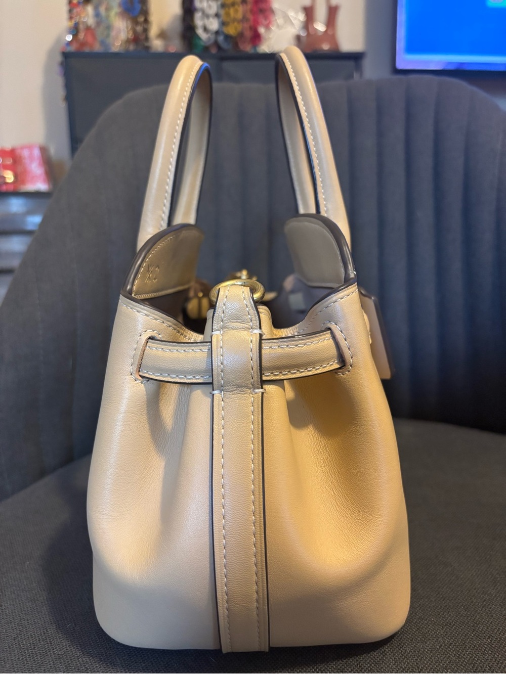 Coach Empire Carryall Bag 26 in Tan 🤎 - Picture 6 of 15